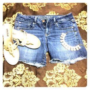 Sz 8 Blue jean shorts! A&E